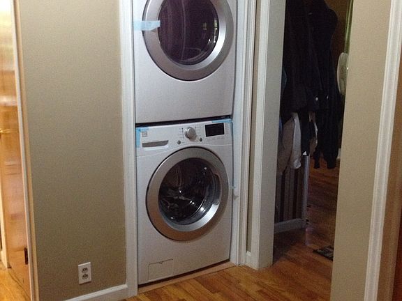 Washer/dryer on main level