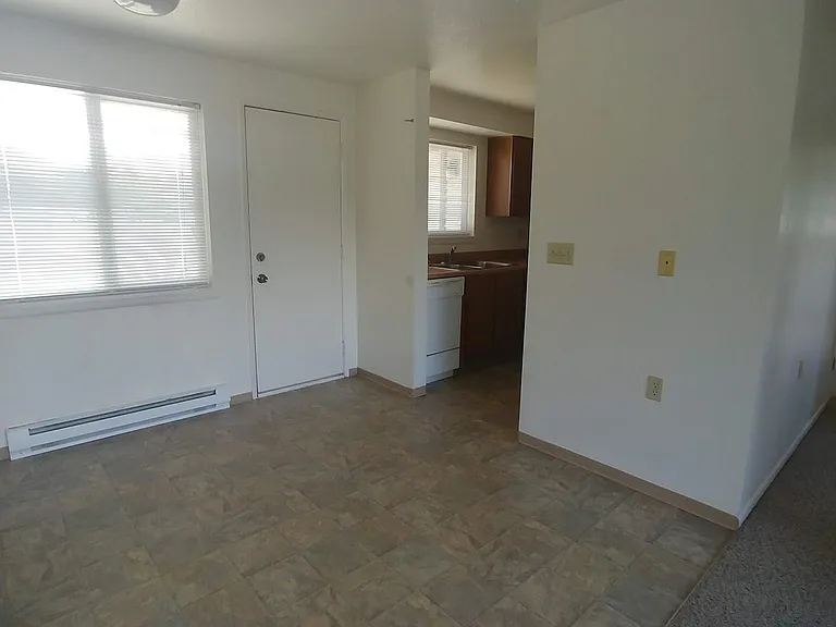 921 SE Klemgard St #A1 — Photo 3