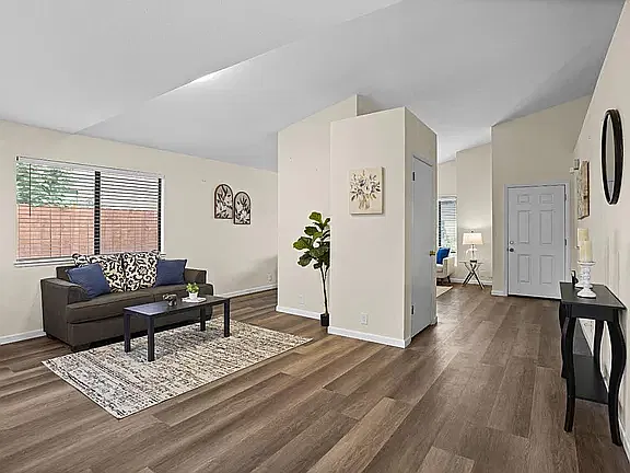 3 bed, 1428 sqft, $2,500 — Photo 4