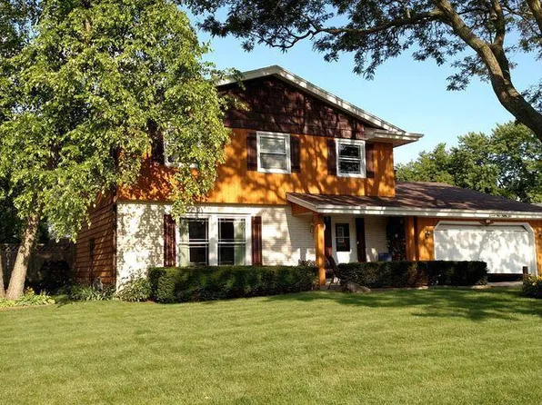 7982 South 57th STREET, Franklin, WI 53132
