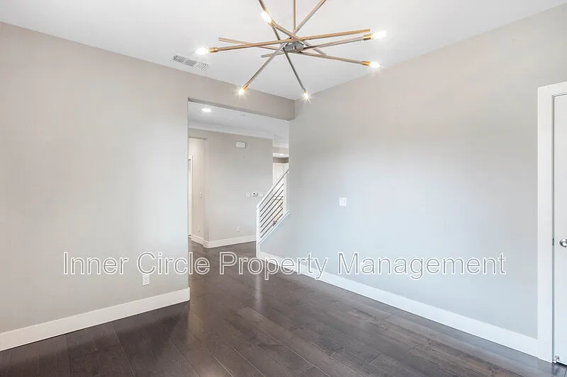 4 bed, 3.5 bath, 2689 sqft, $4,200 — Photo 4