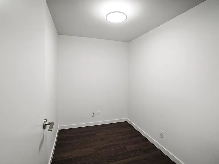 183 Georgia St E — Photo 107