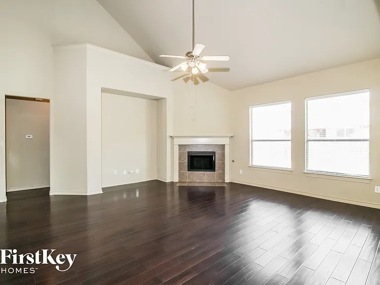 12832 Travers Trl — Photo 5