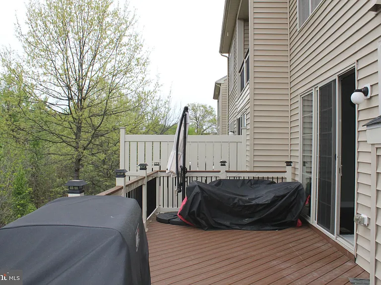 22611 Windsor Locks Sq — Photo 49