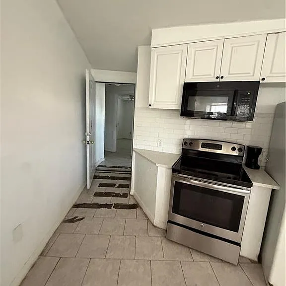 1189 N Tamiami Trl #F — Photo 2