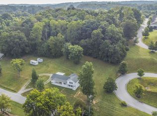 1543 Town Creek Rd E, Lenoir City, TN 37772