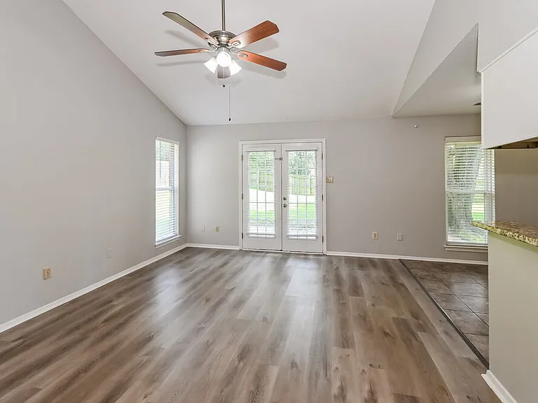 3655 Corsica Dr — Photo 4