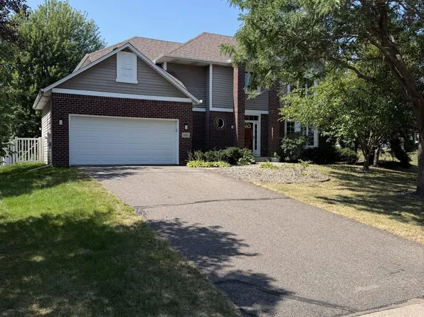 3925 Urbandale Ln N, Plymouth, MN 55446