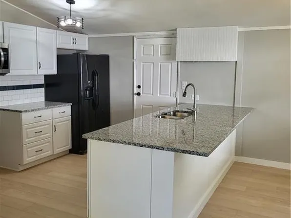 1621 Cadet Ave, Lawrence, KS 66044