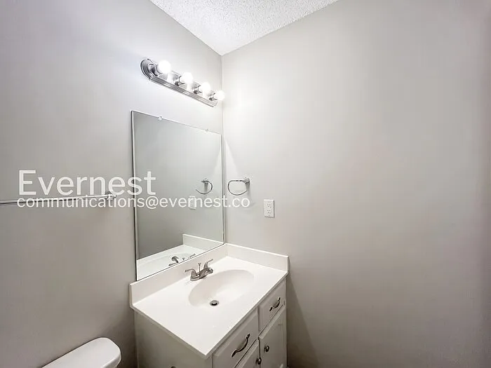 10721 Ridgefield Dr — Photo 13