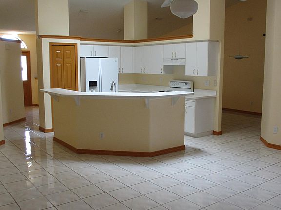 2nd image of 553 Summers Creek Dr