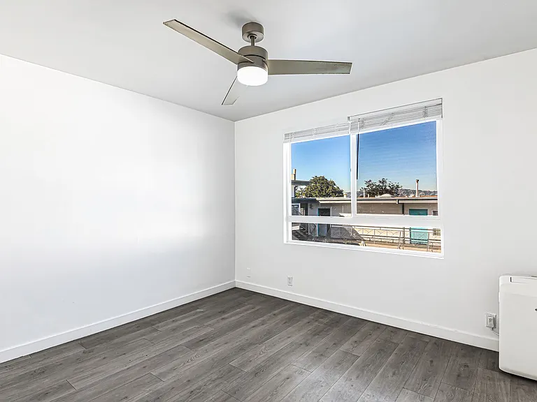 5005 August St — Photo 1