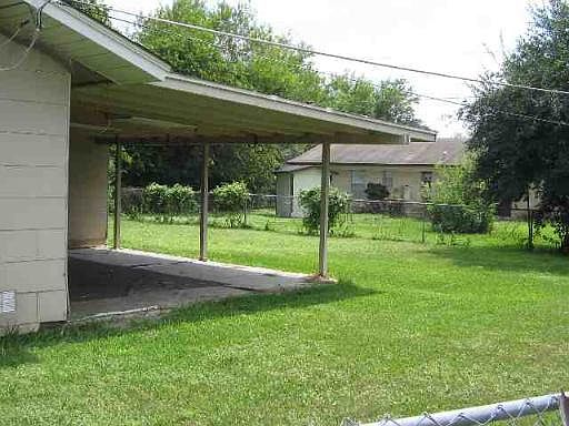 3rd image of 4306 VICKSBURG DR