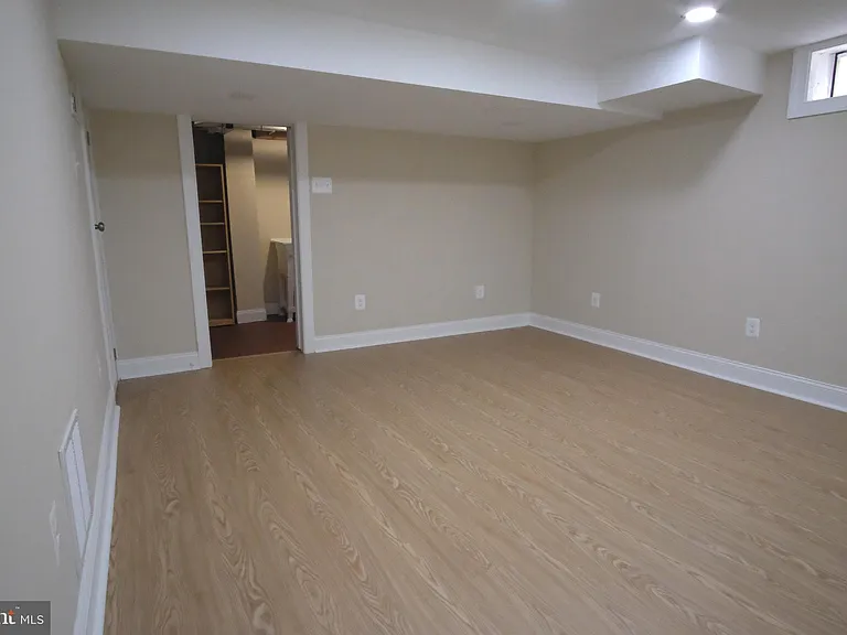 632 Faraday Pl NE — Photo 28
