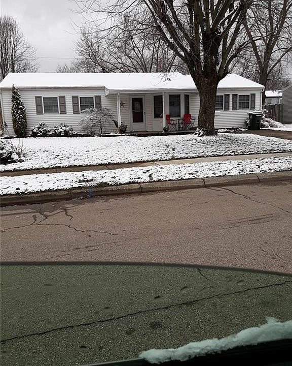 1st image of 555 Alvin Ct