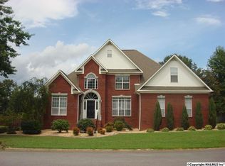 107 Royal Troon Dr, Rainbow City, AL 35906