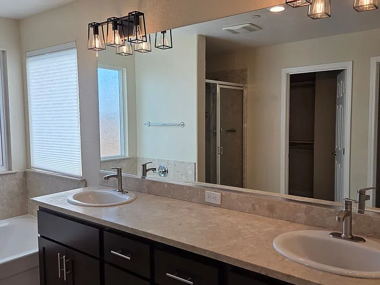 1443 Greenbrier Dr — Photo 22