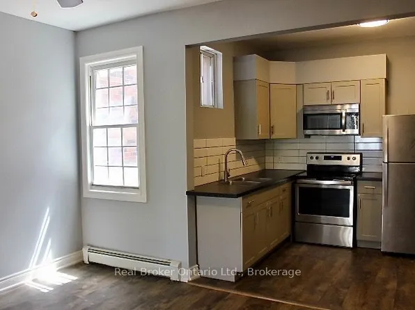 590 Main St E, Hamilton, ON