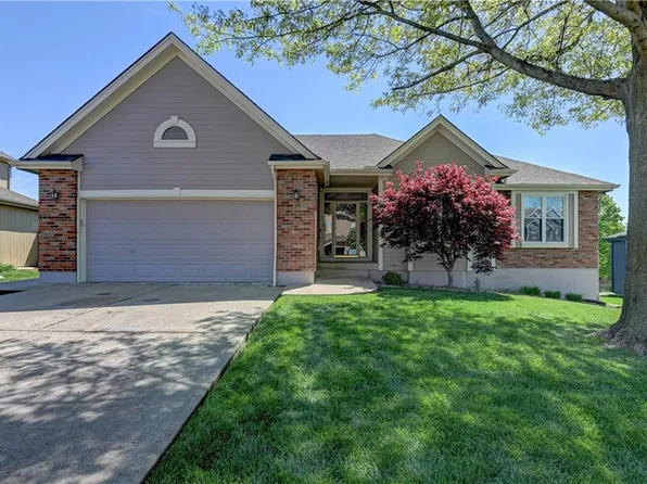 859 Yancey St, Liberty, MO 64068