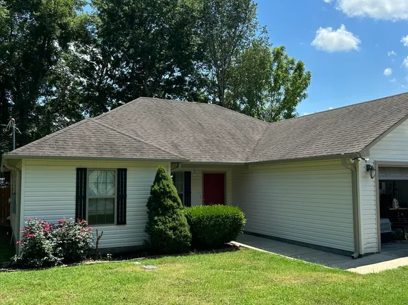 50 Southstone Dr, Batesville, AR 72501