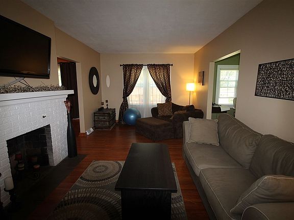 2nd image of 831 N Garfield Ave