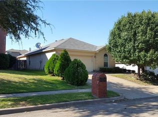 803 Martin Ln, Euless, TX 76040