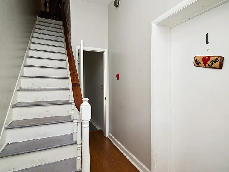1809 Bolton St #2 — Photo 3