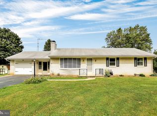 731 Fairview Dr, Hanover, PA 17331