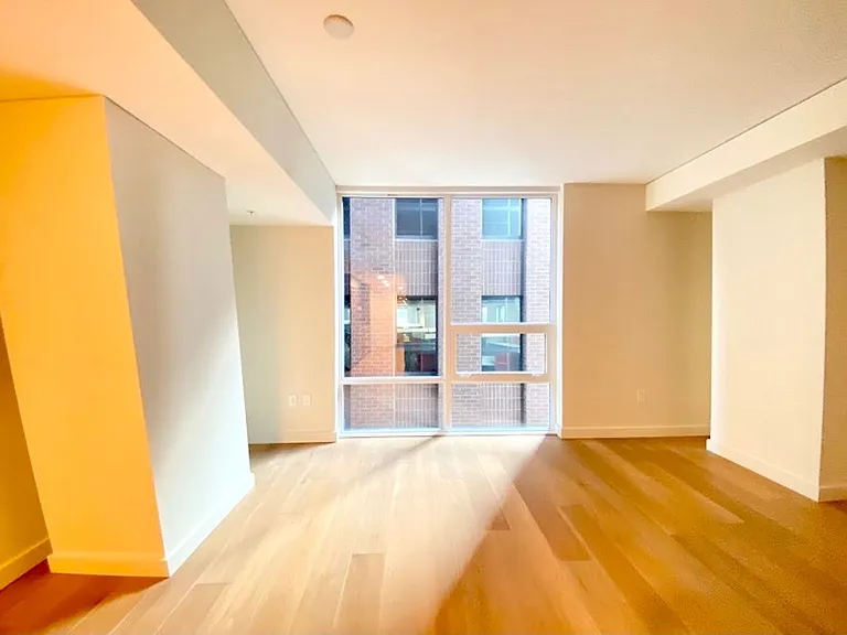 121 Stewart St #506 — Photo 4
