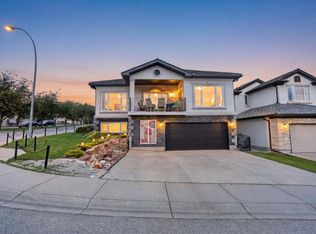 154 N Sienna Ridge Lndg SW, Calgary, AB T3H 3T1