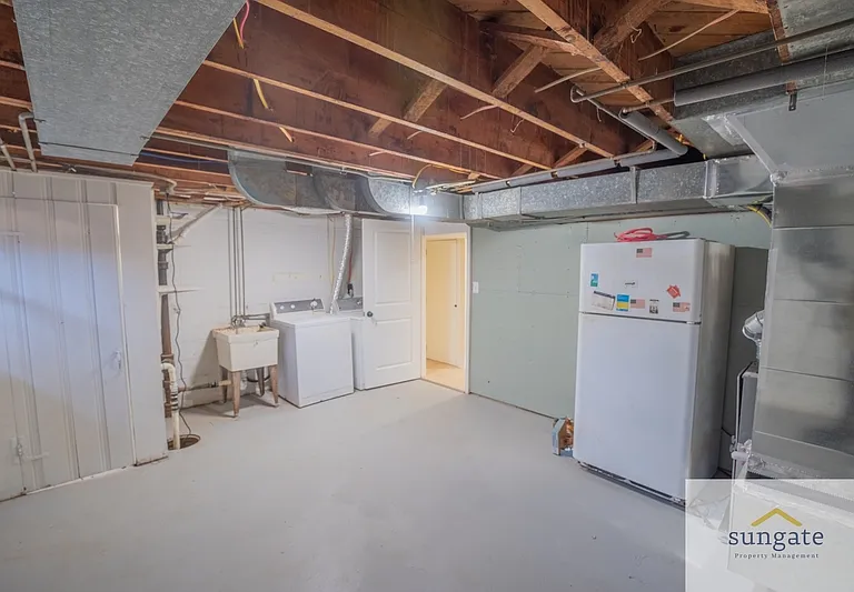 1444 Meridene Dr — Photo 35