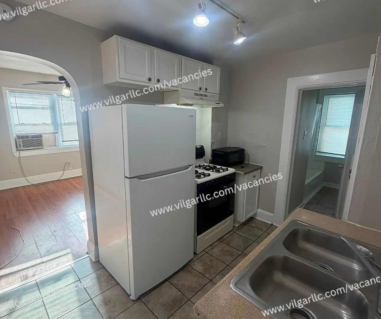 5025 Tod Ave — Photo 3