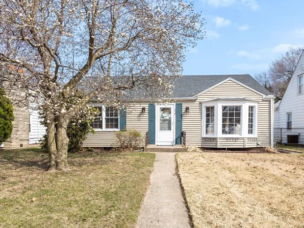218 N Hawthorne Dr, South Bend, IN 46617