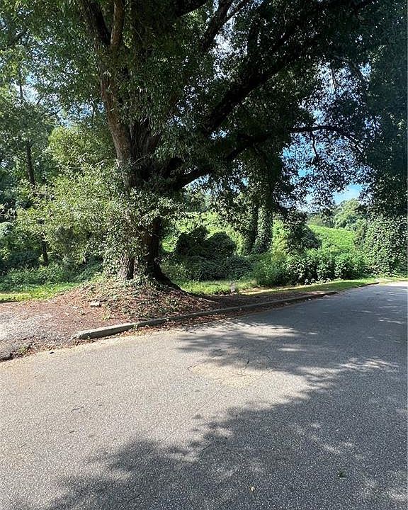 2nd image of 3253 Blanton Dr Lot 1