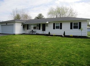 20 Sudbury Dr, Rochester, NY 14624