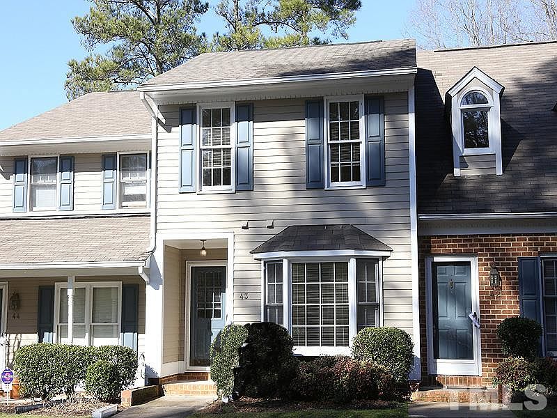 1st image of 43 Forest Green Dr