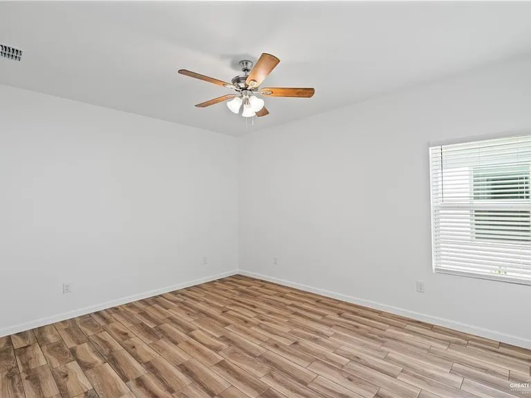 2105 E Viviana St #2 — Photo 8
