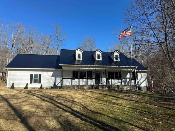 16 Mountain Aire Blvd, Elkins, WV 26241