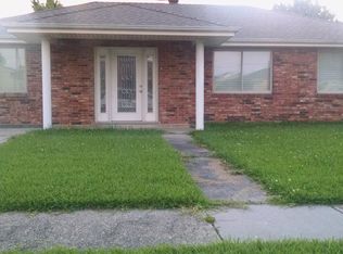 2716 Charles Dr, Chalmette, LA 70043
