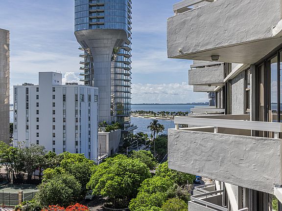 3rd image of 2501 Brickell Avenue #903