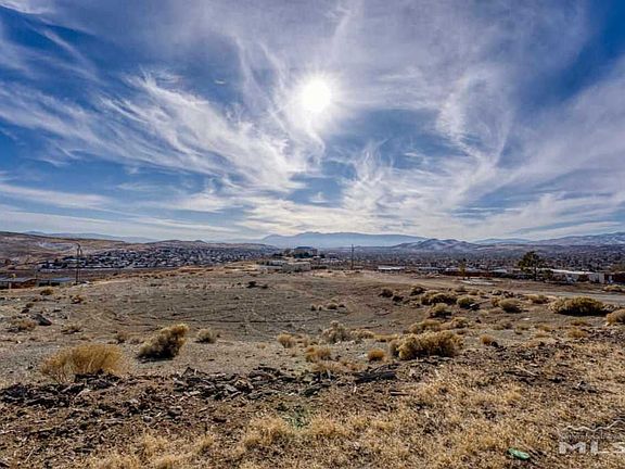 4th image of 890 Sitting Rock Cir