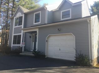 5215 Mountain View Dr, Stroudsburg, PA 18360
