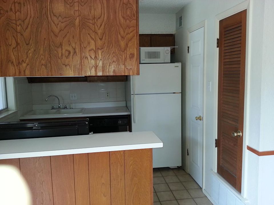 Full Kitchen/Pantry
