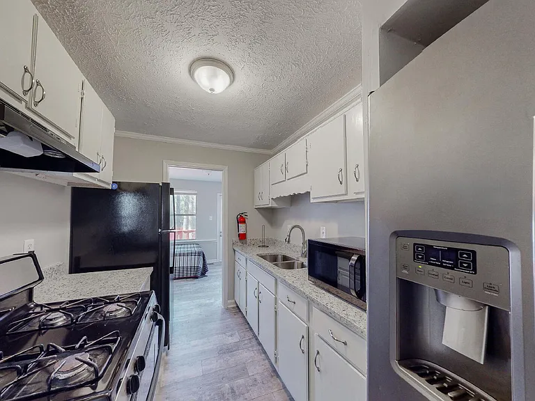 4335 Lincolndale Dr — Photo 23