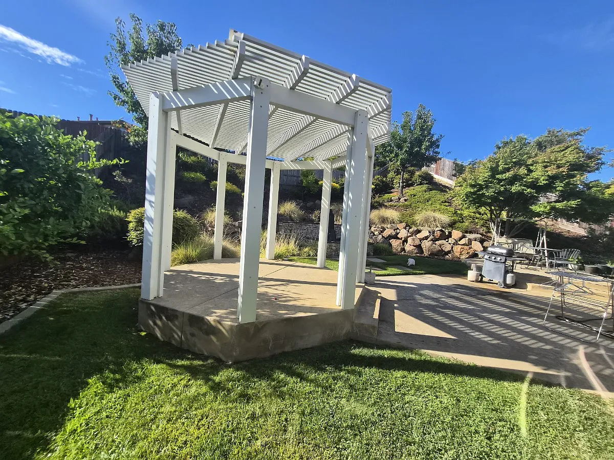 3 bed, 2348 sqft, $3,200 — Photo 4