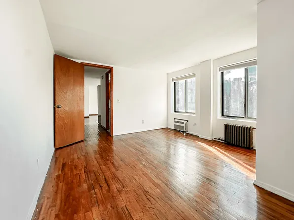 29 7th Avenue South image 10 of 12