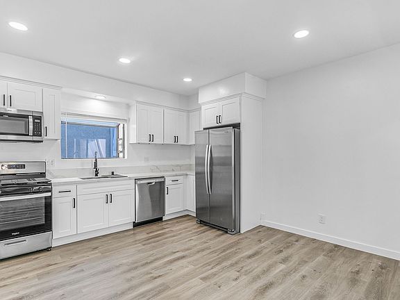 2nd image of 4544 Colbath Ave APT 10