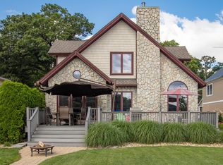 55921 Inn D Inn Dr, Dowagiac, MI 49047