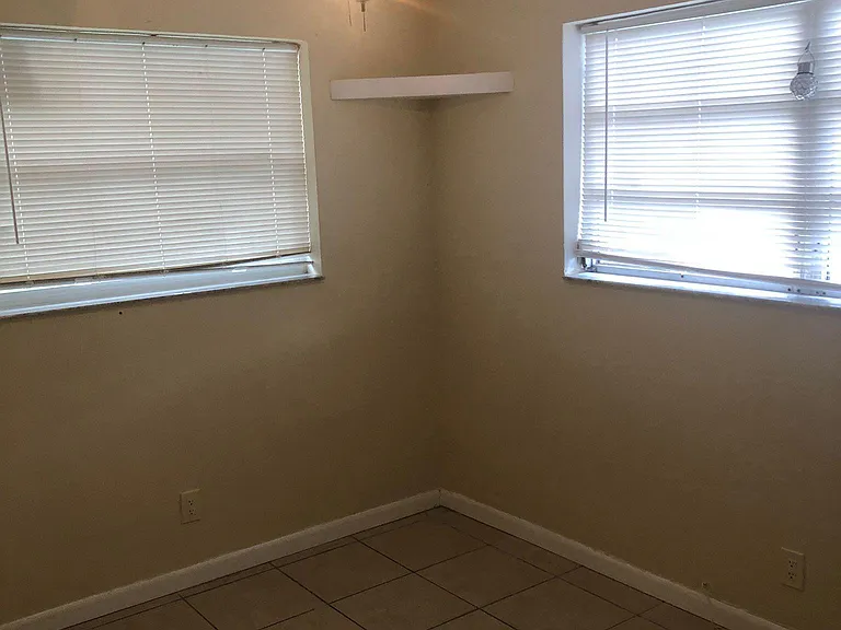 4870 SW 28th Ter #2 — Photo 9