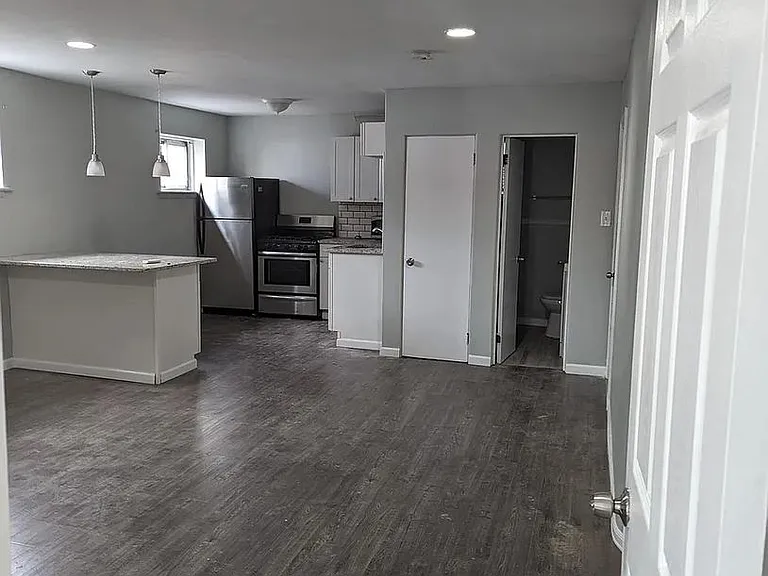 39 S 27th St — Photo 8